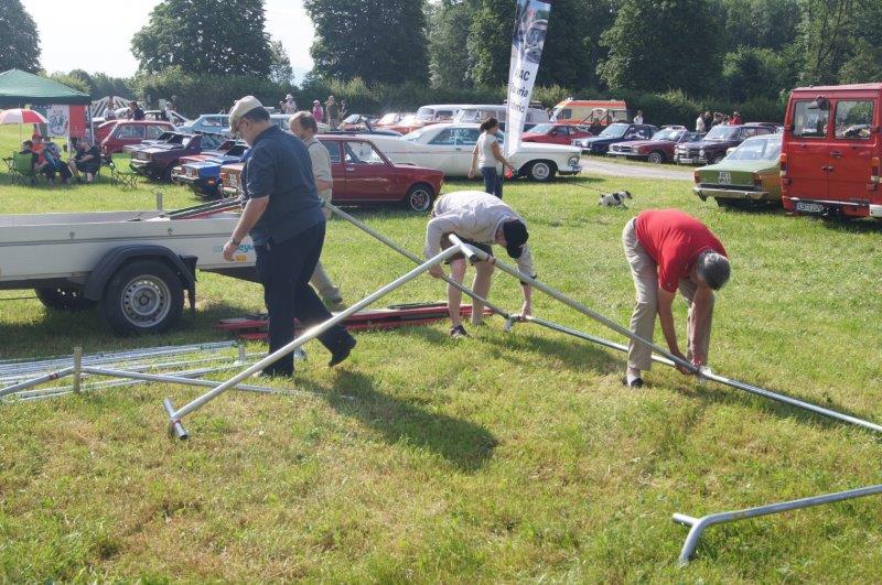 Stangenmikado - Das Zelt wird aufgebaut
