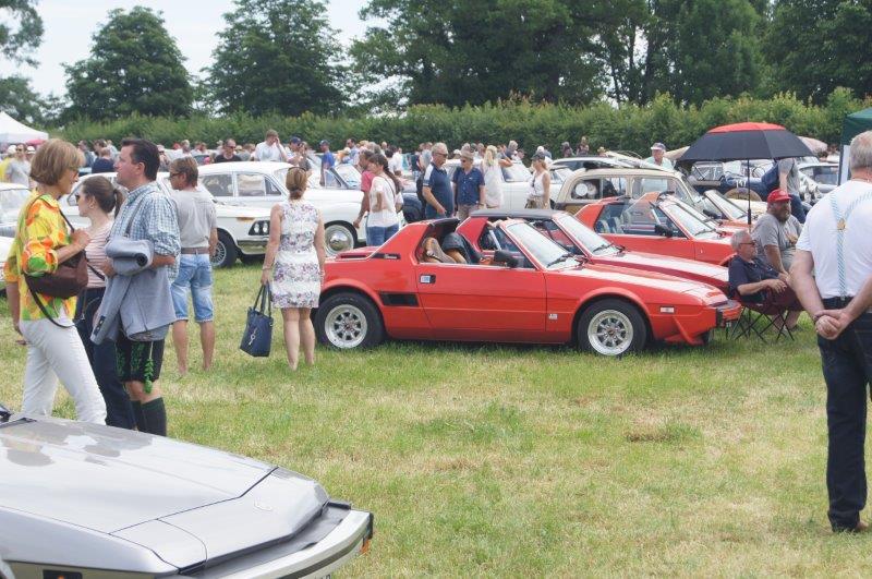 Die Kollegen vom X 1/9 Club nebenan