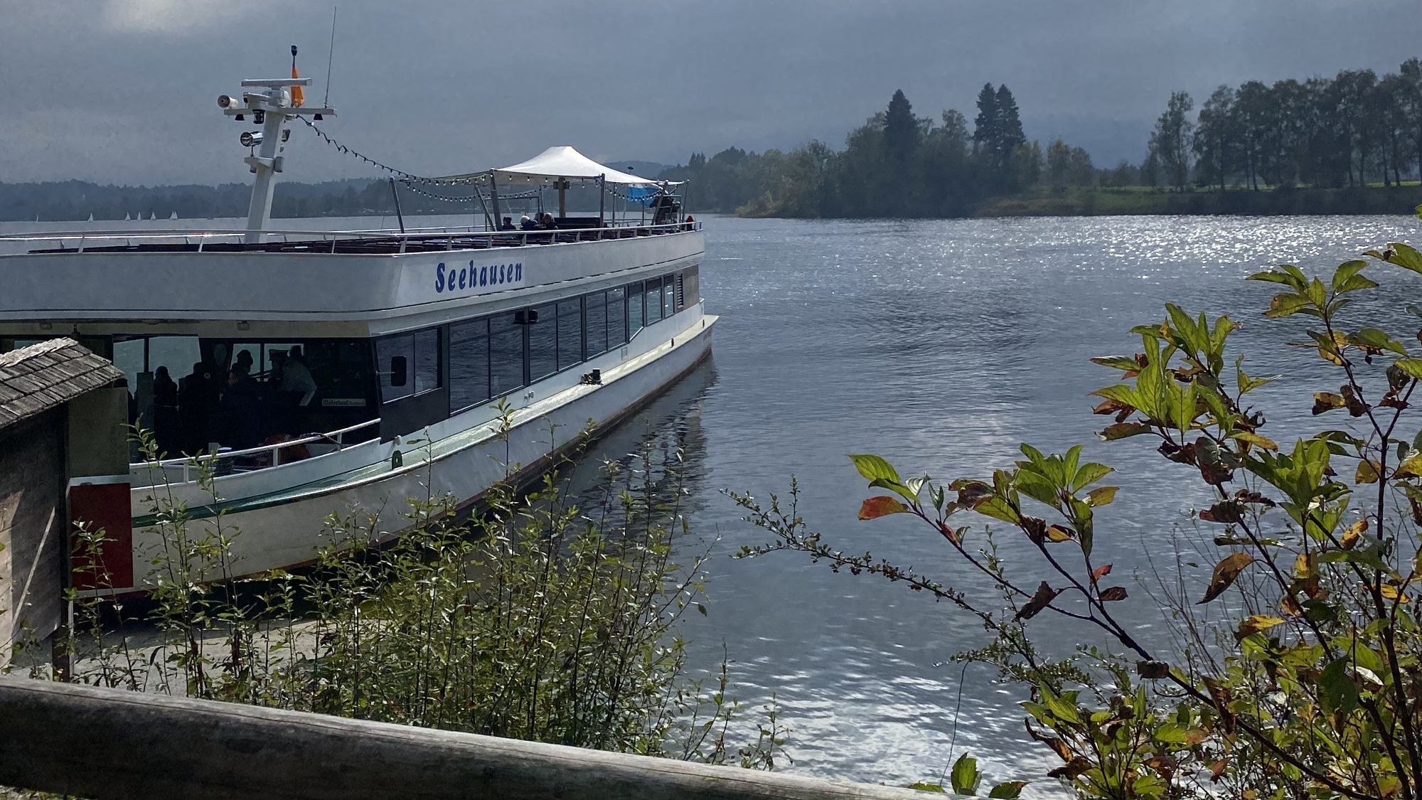 Ausfahrt - Im Biergarten direkt an der Anlegestelle